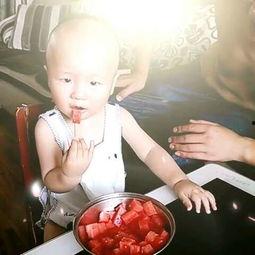 梦见吃瓜和爸爸,瓜果飘香，爸爸相伴的温馨瞬间